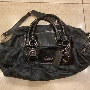 *Classic Coach Shoulder Bag*